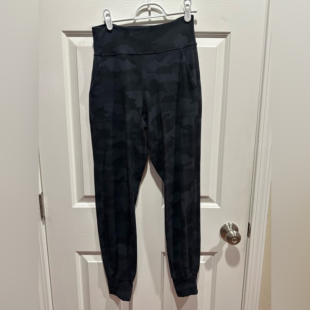 Lululemon Align High-Rise Jogger Crop Size 6 Heritage 365 Camo Deep Coal Multi